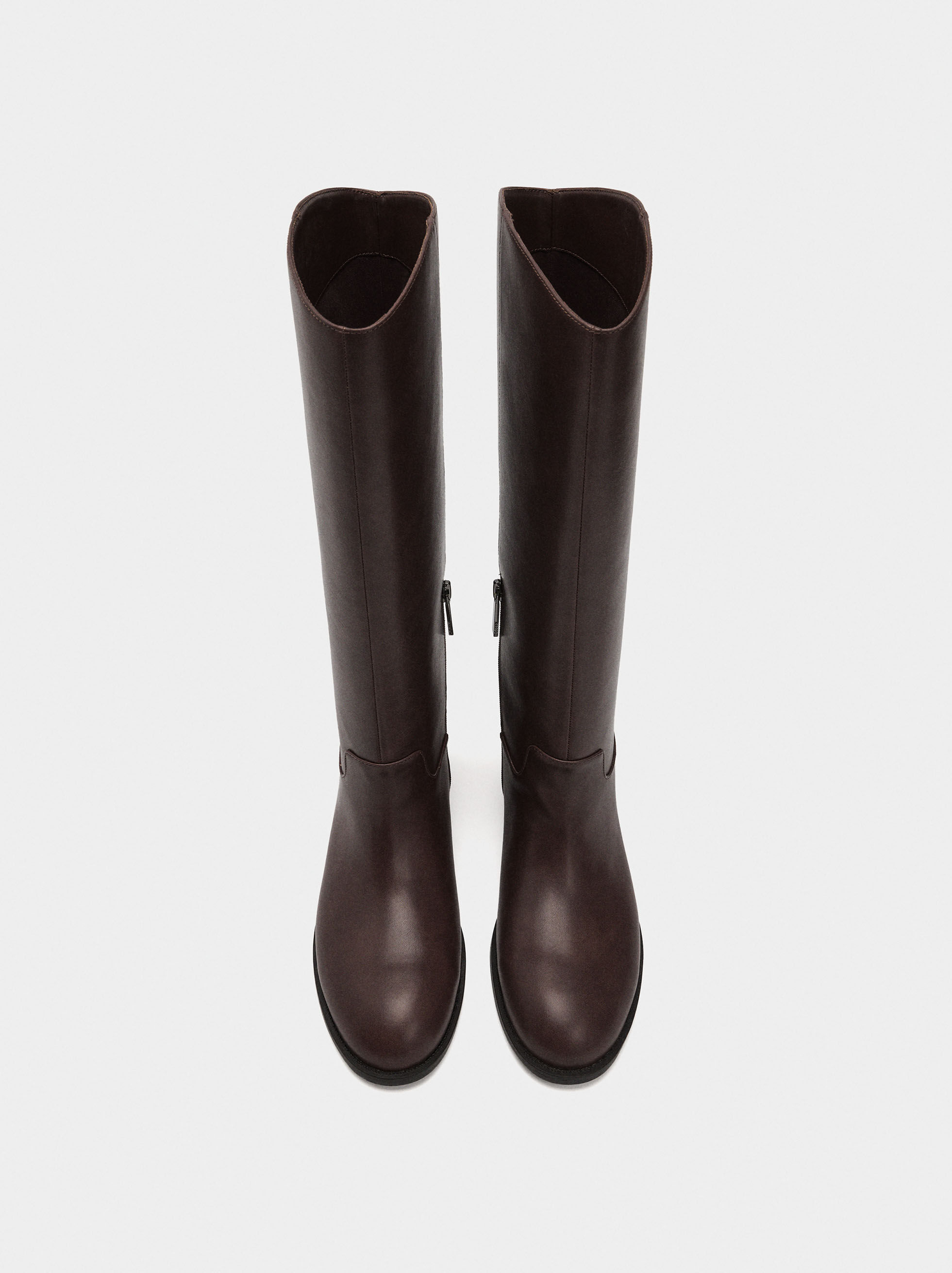 Hochwertige Stiefel mit niedrigem Absatz
