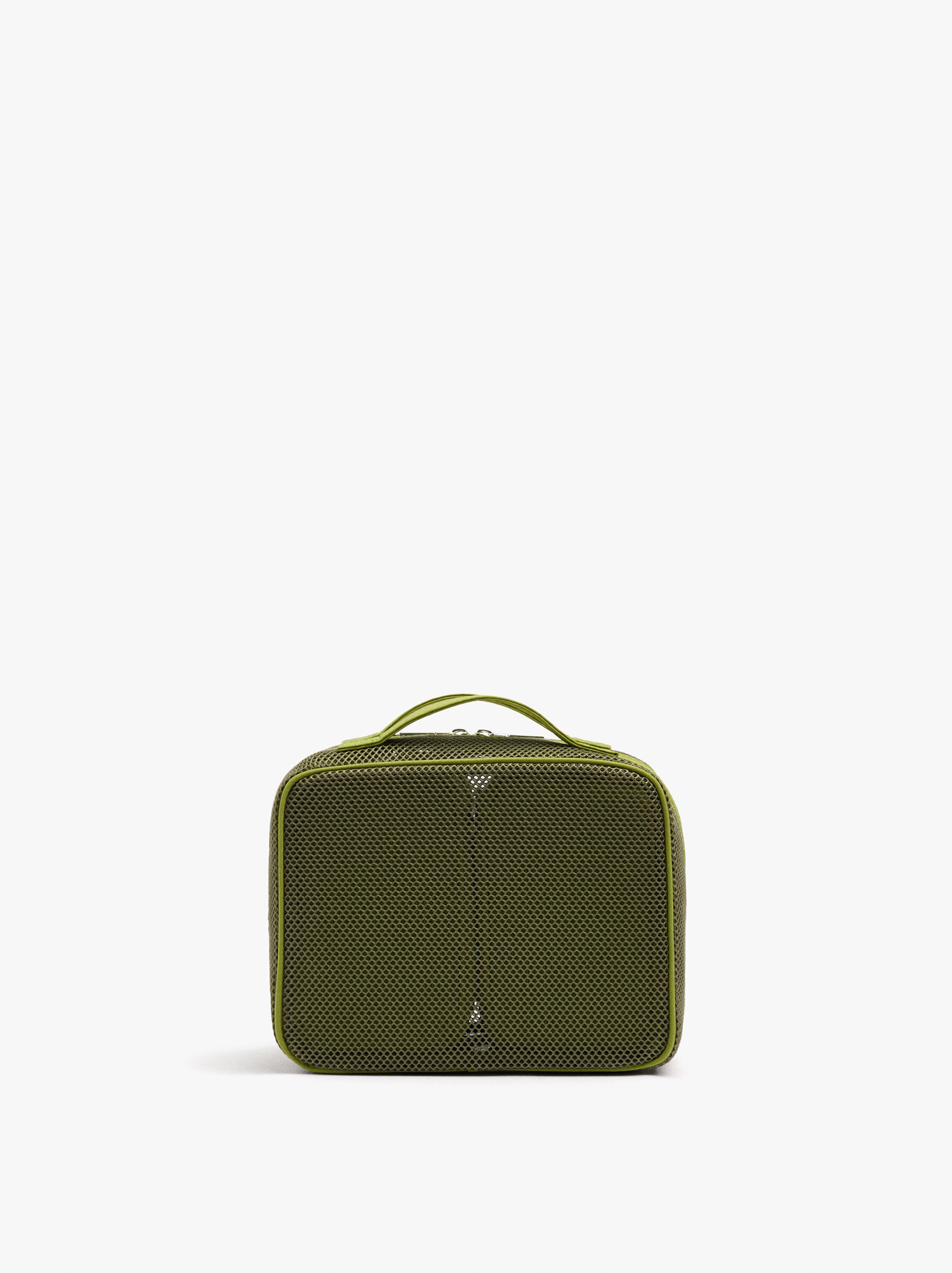 Reisekoffer aus Netz mit Taschen
