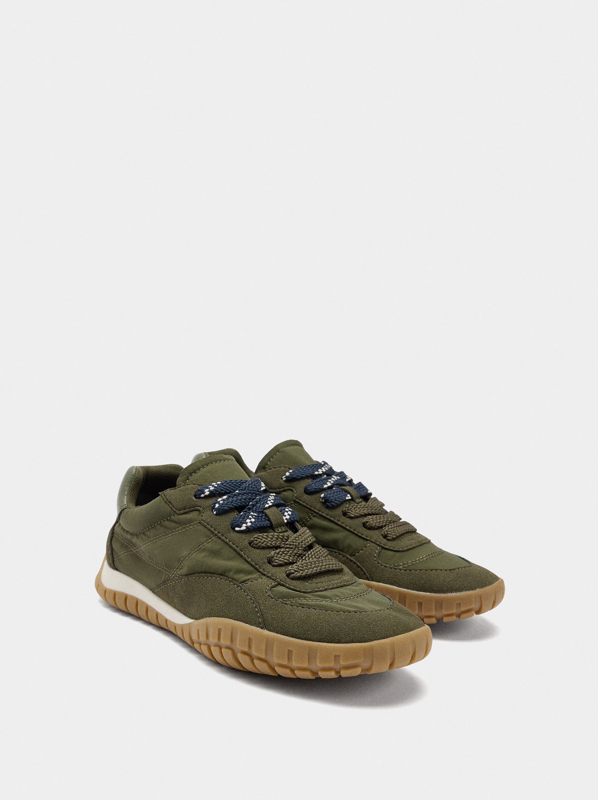 Einfarbiges Sneaker