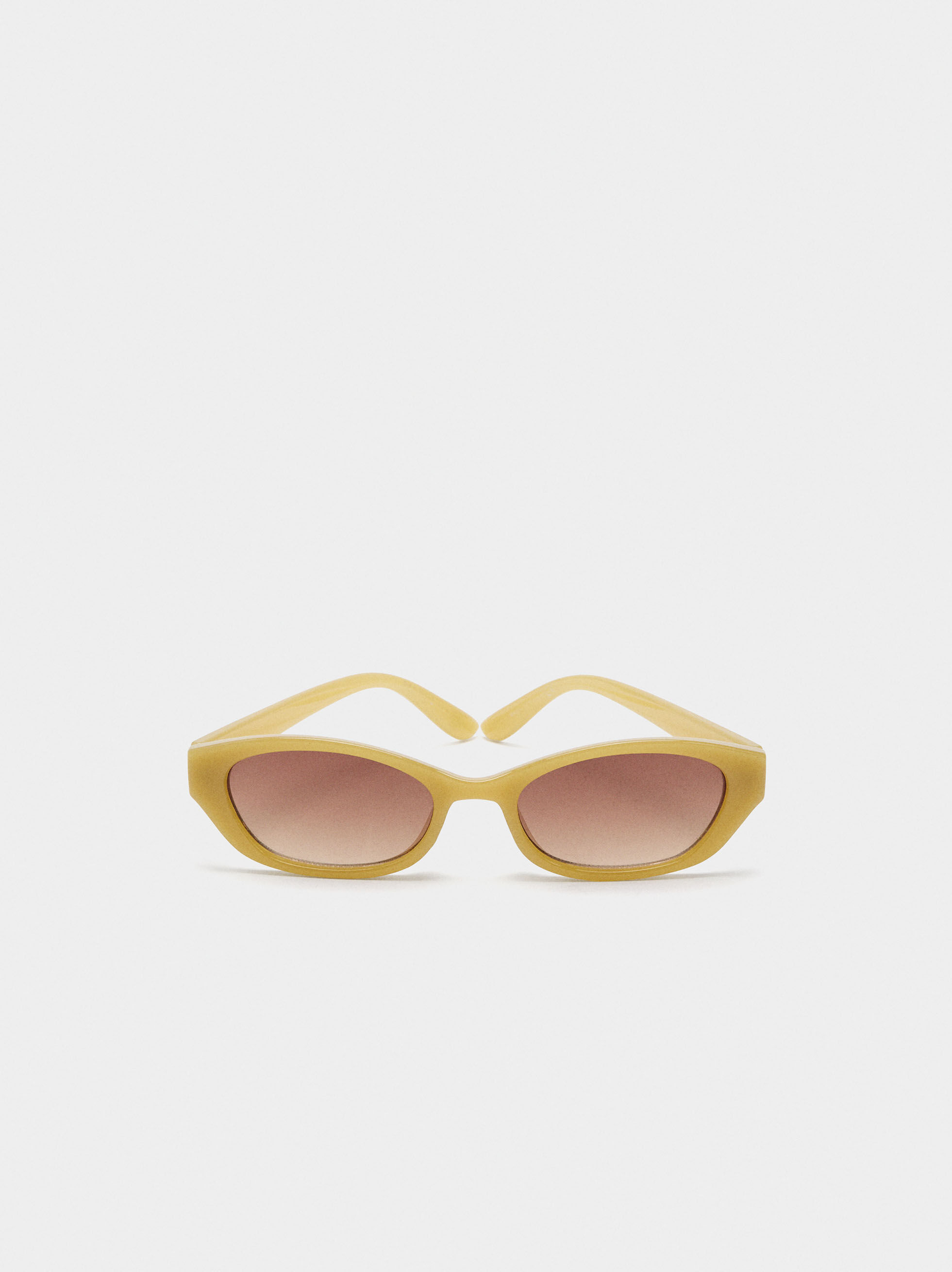 Langgestreckte Sonnenbrille