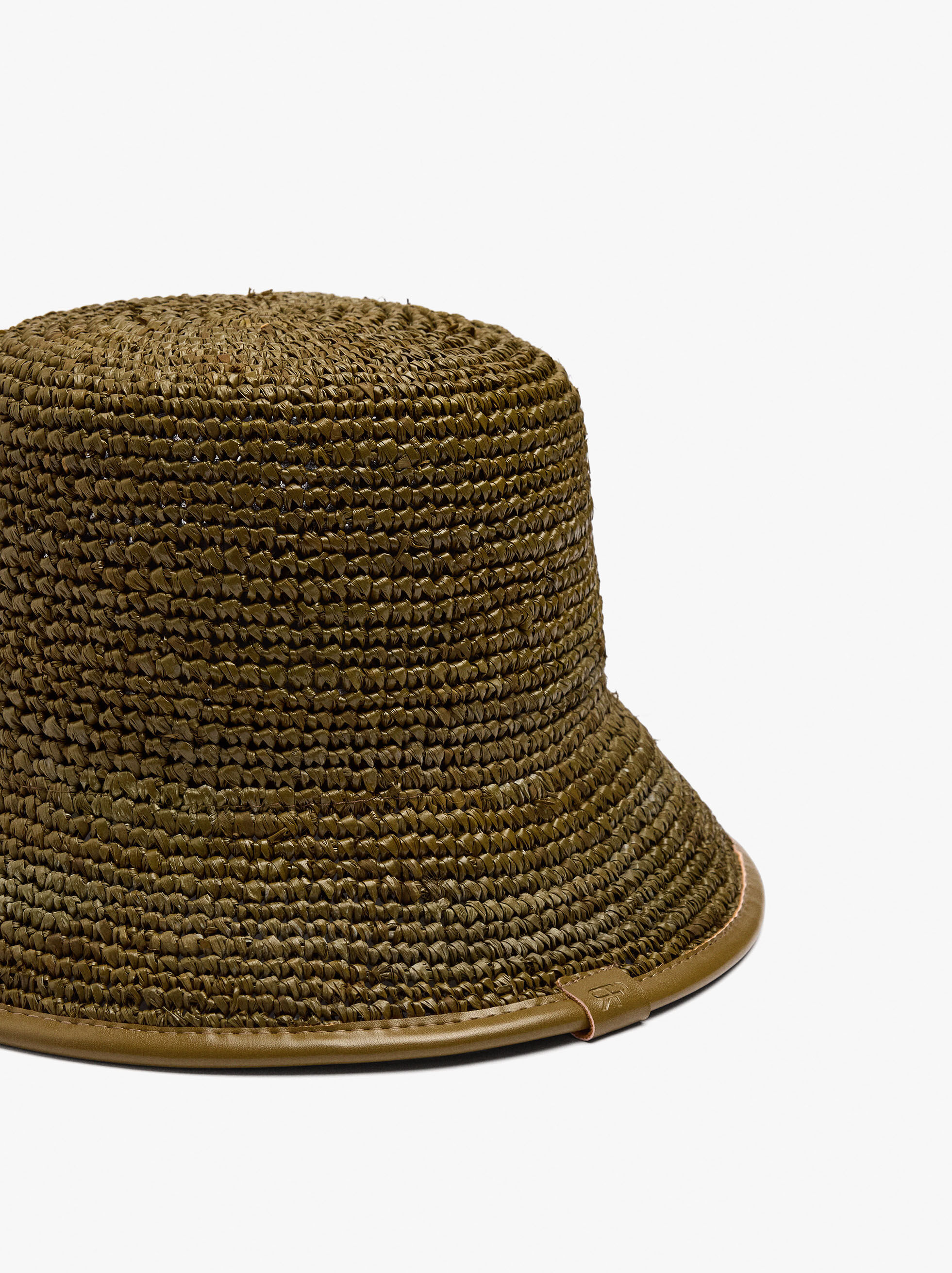 Raffia-Buckethut