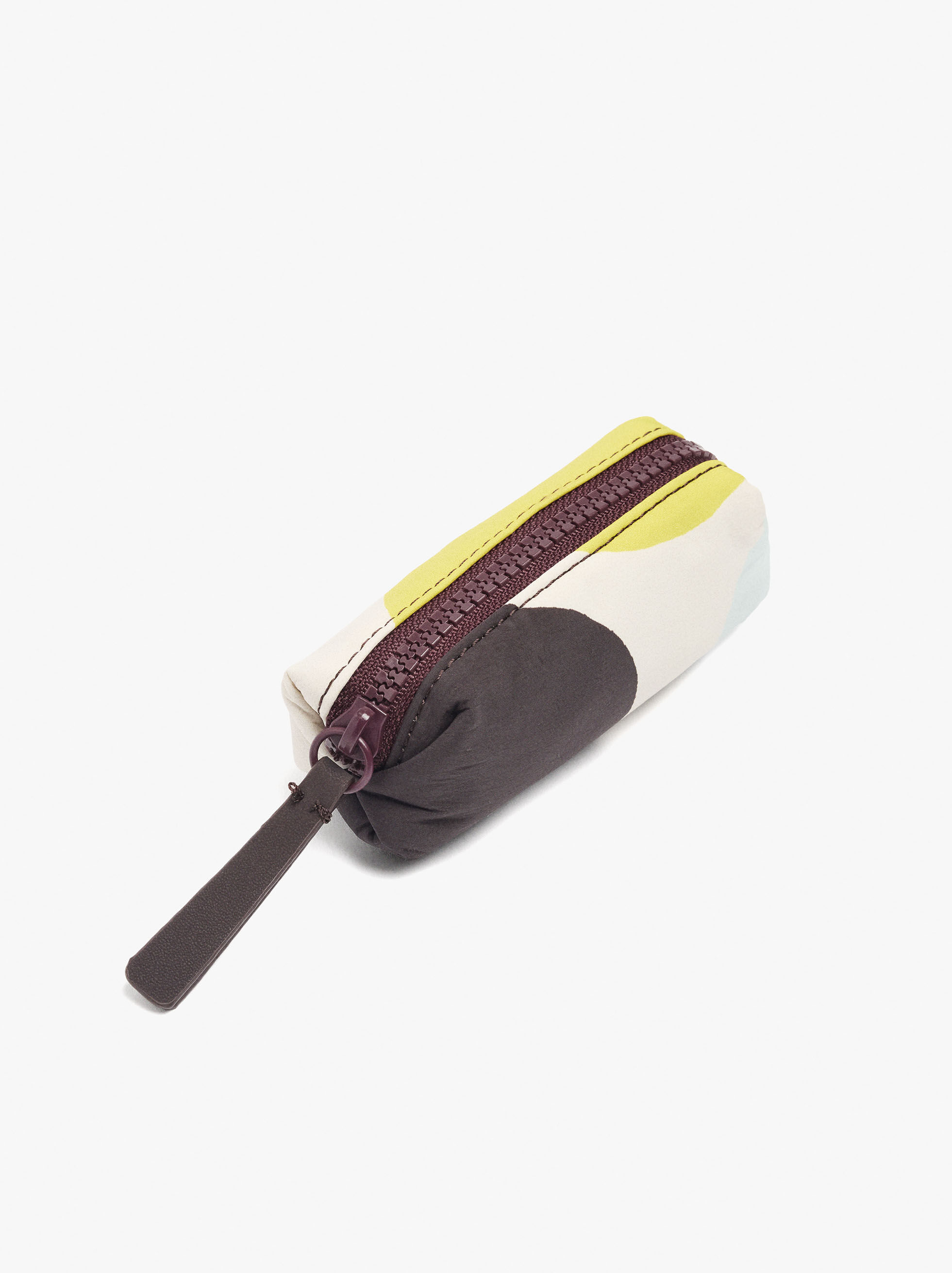Nylon-Rollen-Ohrringhalter mit Muster