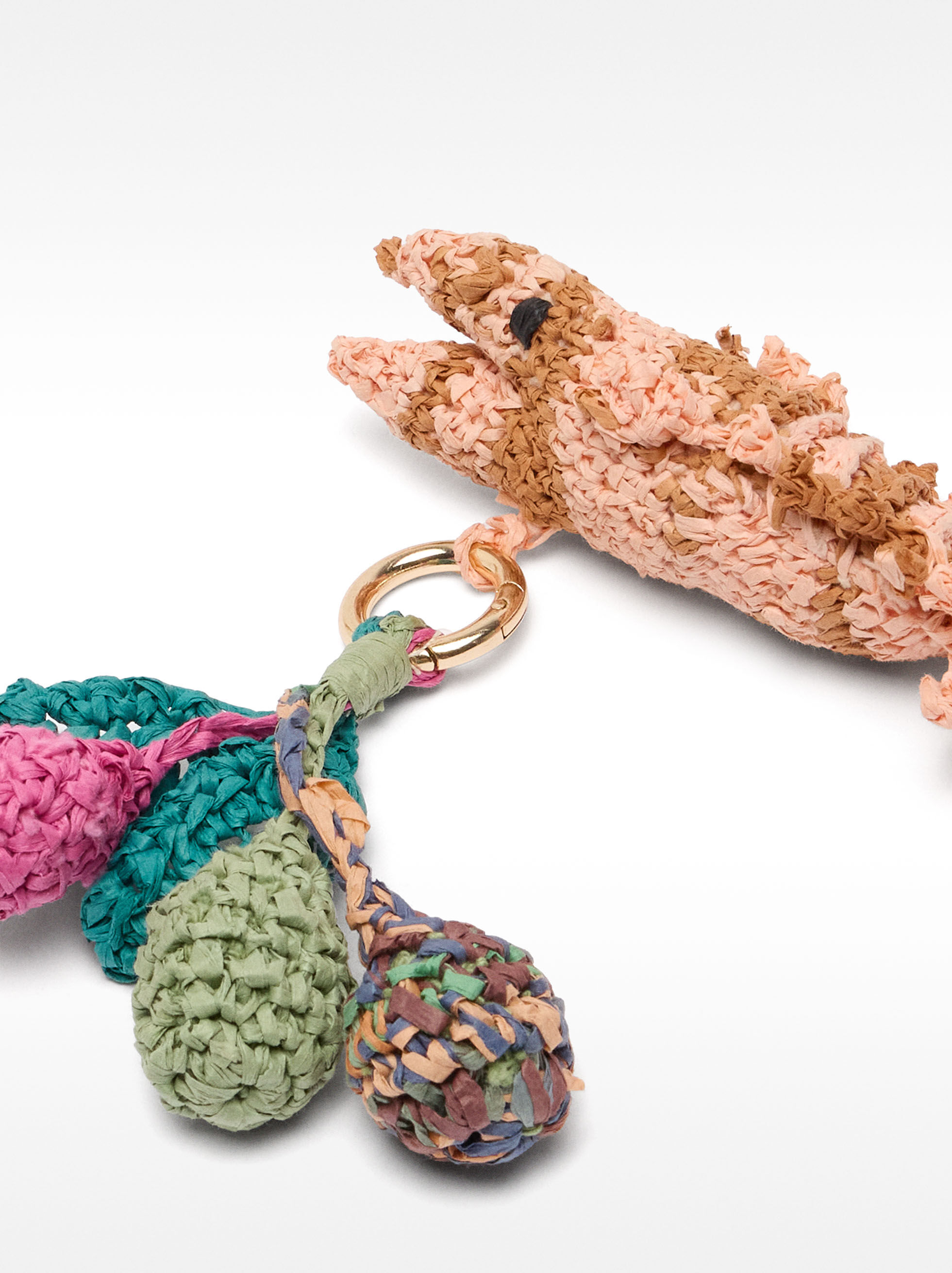 Anhänger Charme Fisch aus mehrfarbigem Raffia