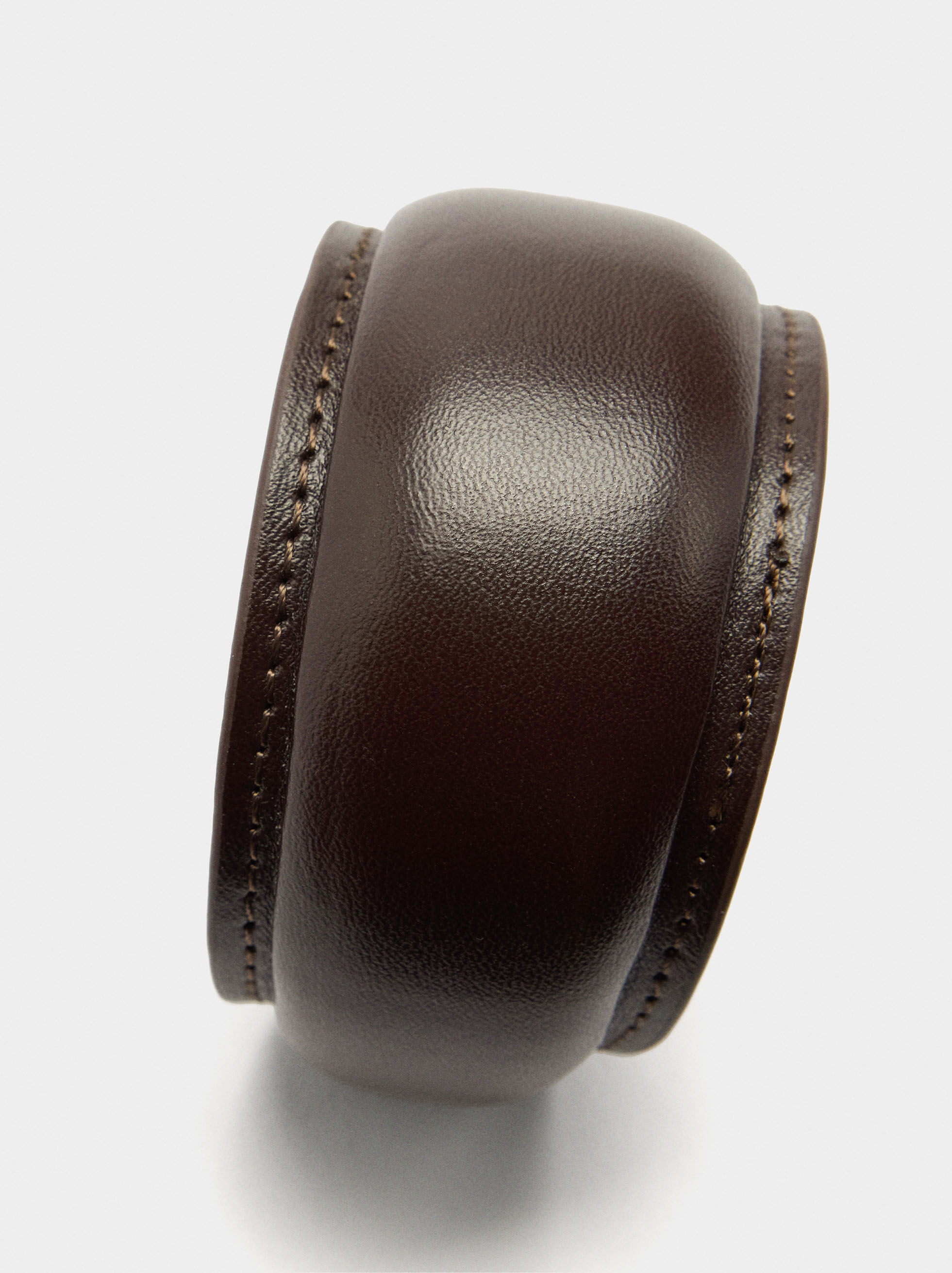 Steife Armband mit Leder-Optik
