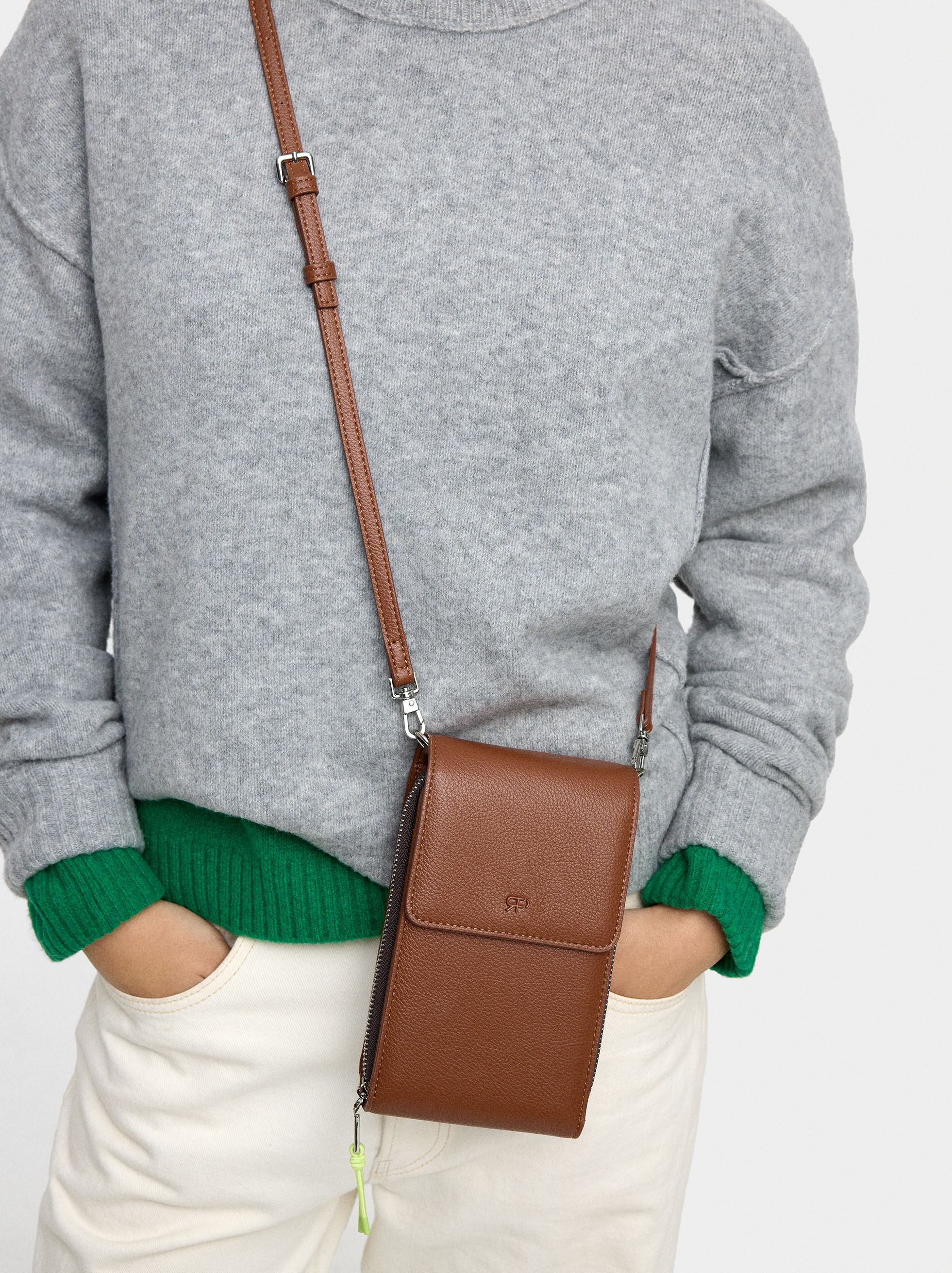 Handytasche mit Textur und Klappe
