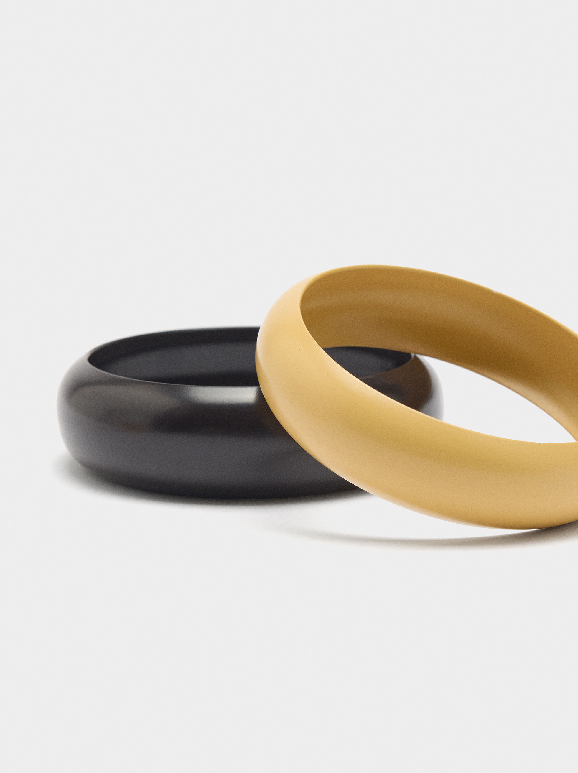Set aus Lackschmuck-Armbändern