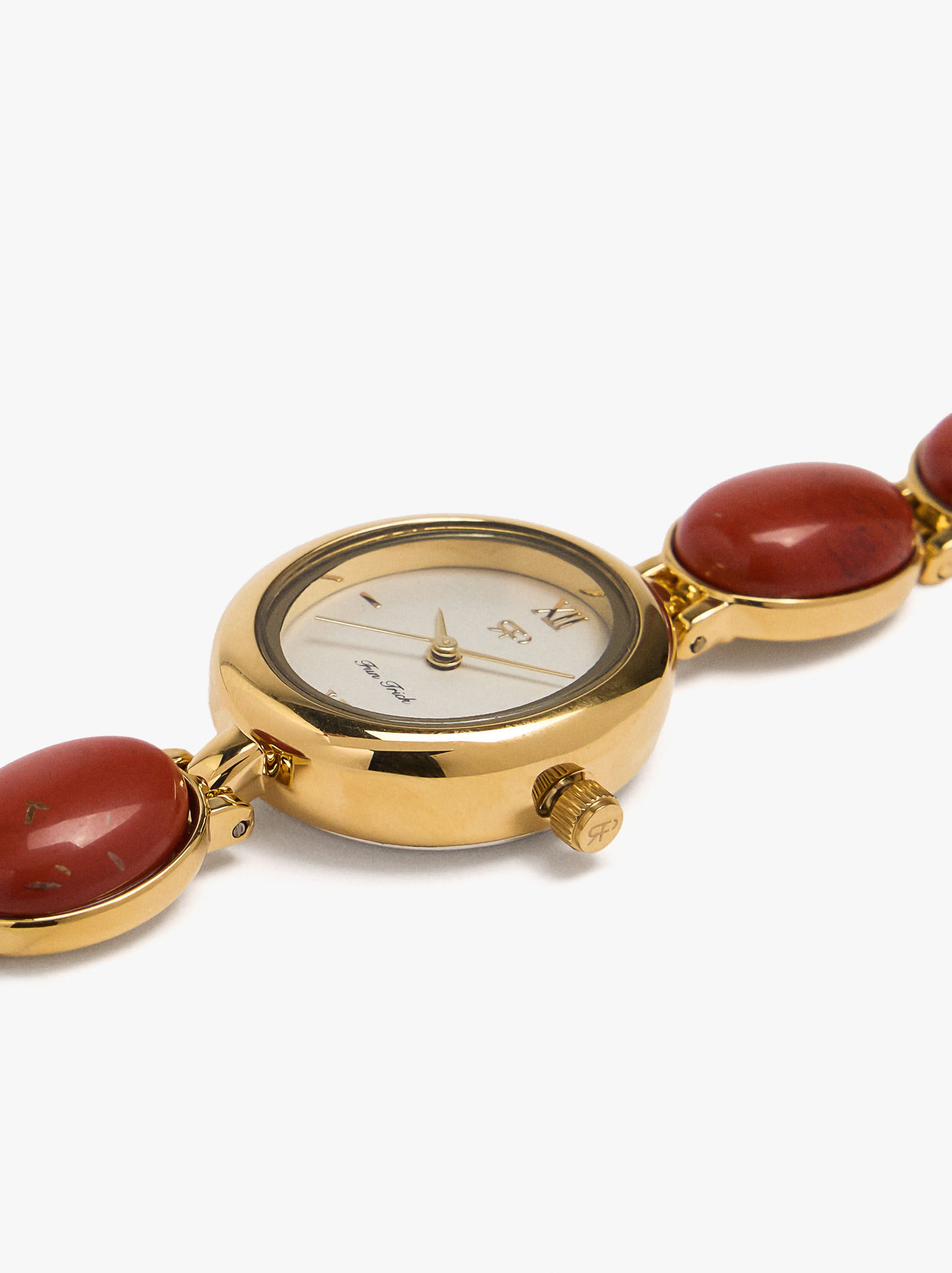 Ovaluhr mit Steinarmband
