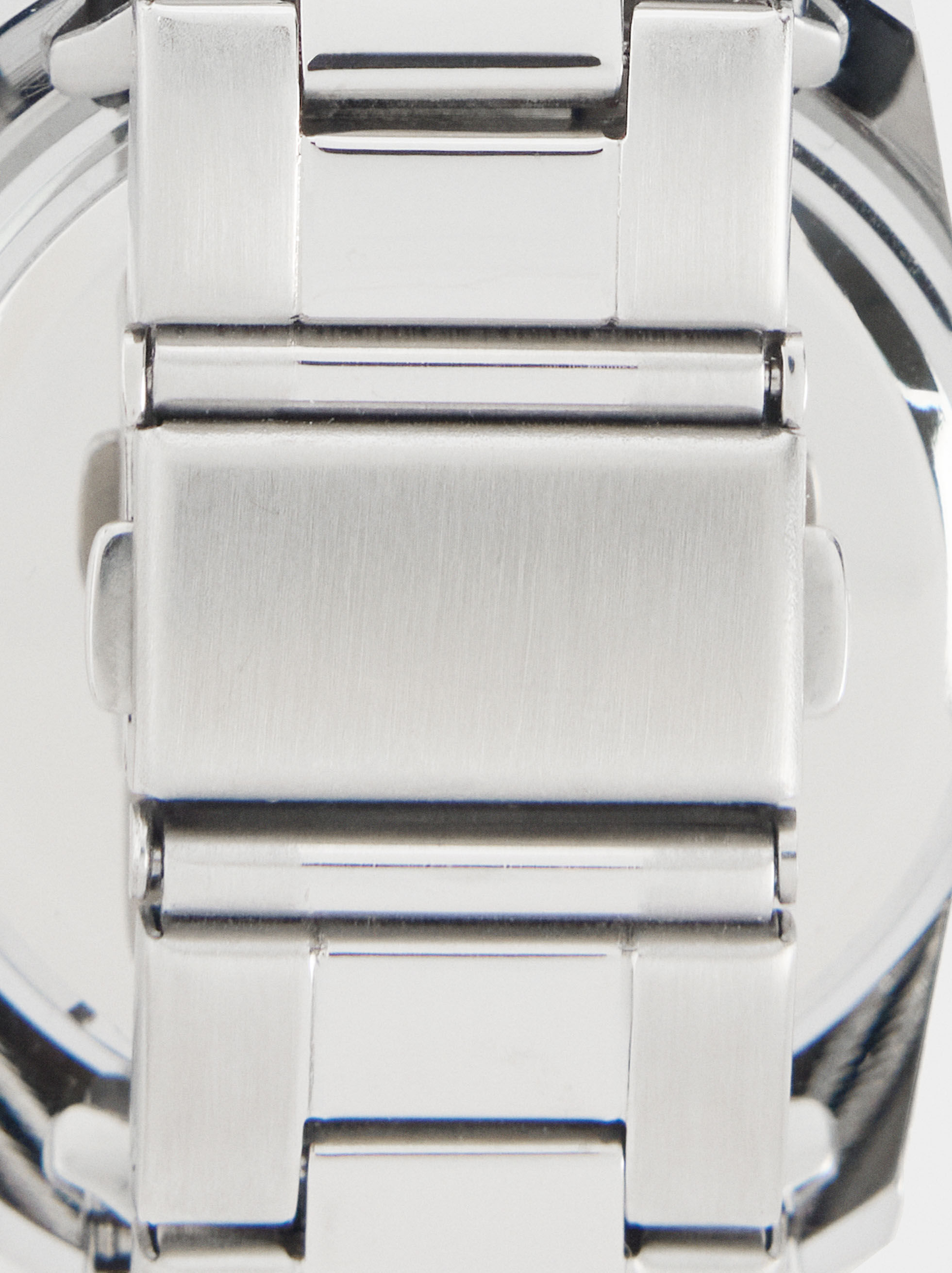 Runder Uhr mit Edelstahlarmband
