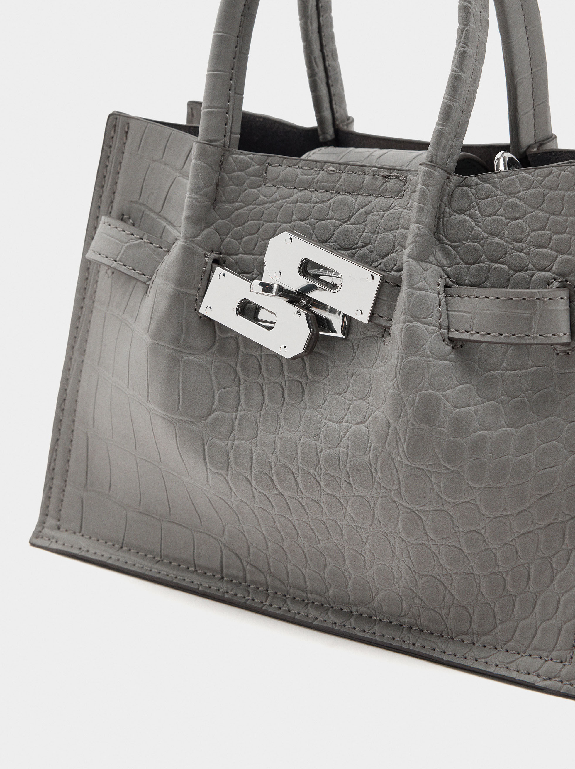 Tasche aus Leder mit Tiergravur