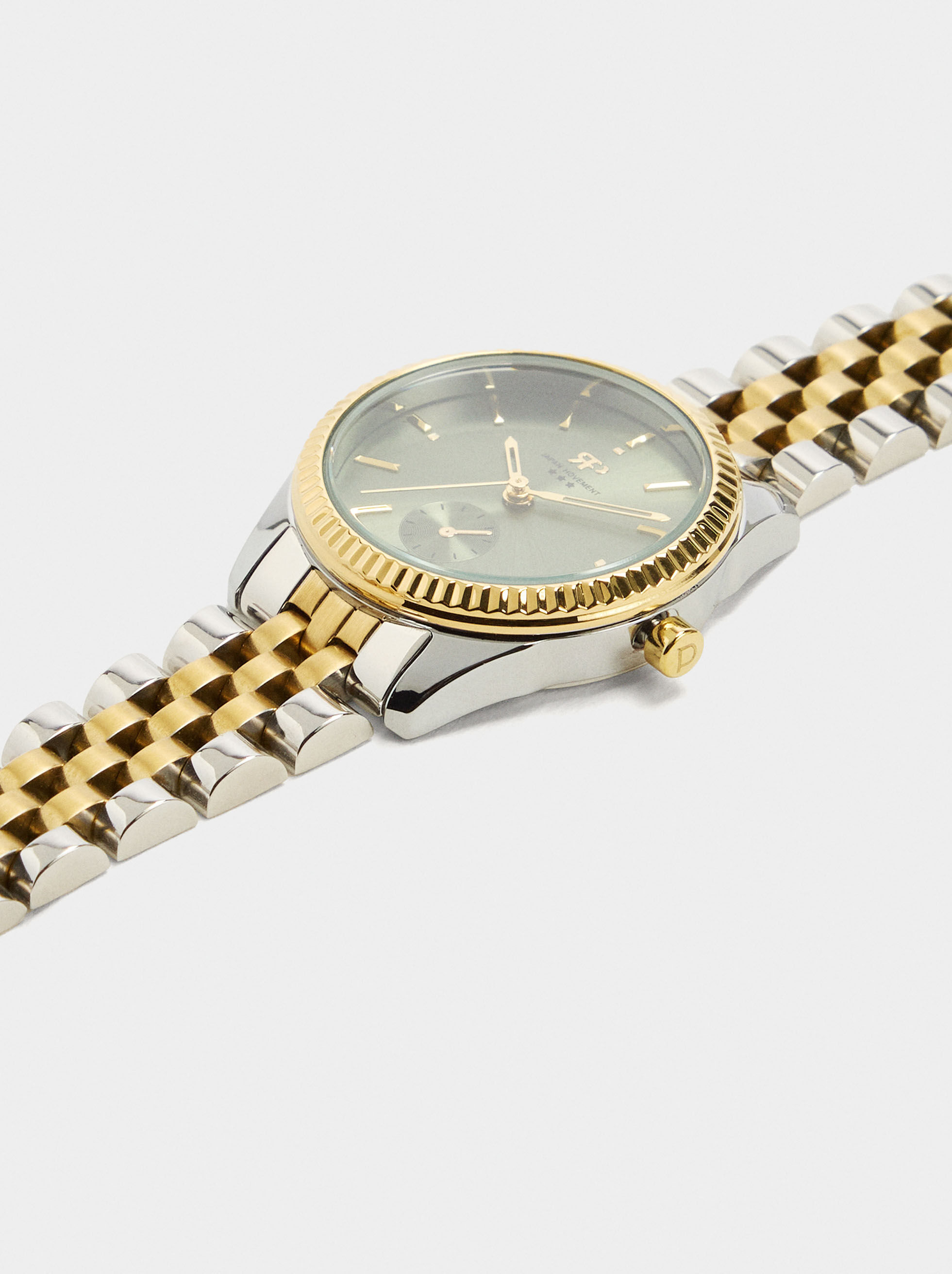 Runder Uhr mit Edelstahlarmband