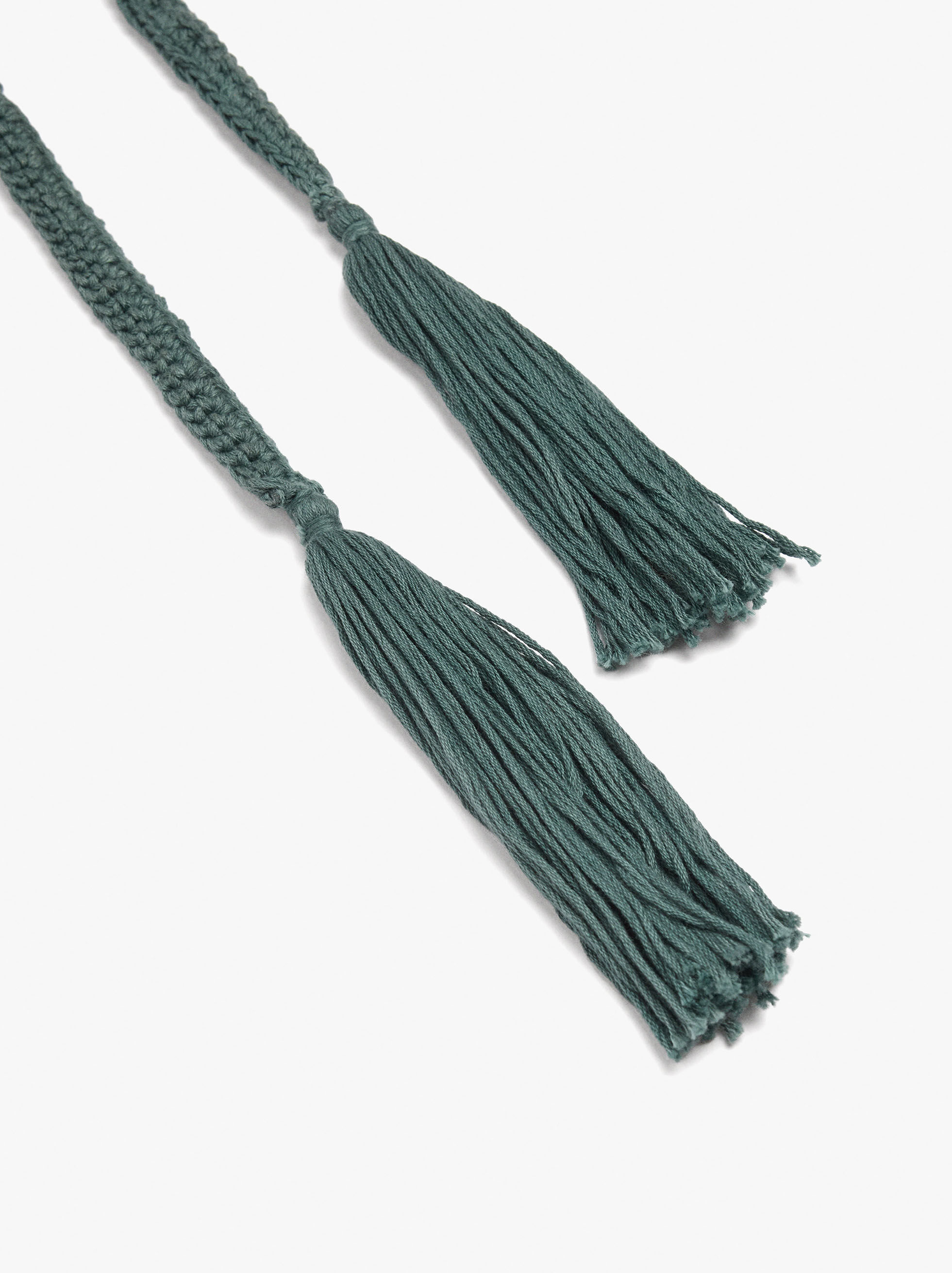Multifunktioneller Crochet-Halsband mit Glöckchen